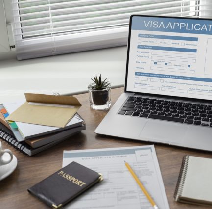 visa-application-form-laptop